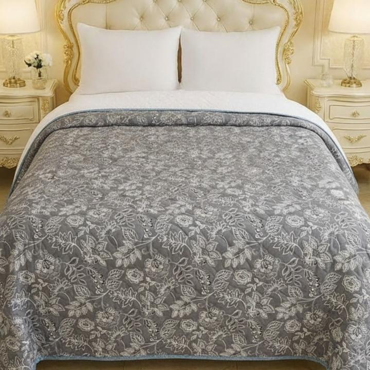 CLOUDY COZY Ultrasonic Double Bed AC Comforter - Elephant Black